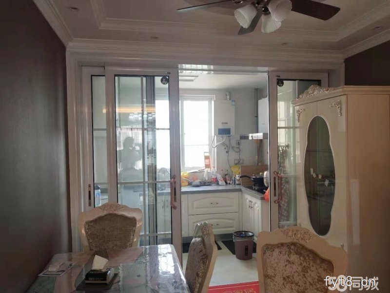 东城学 区电梯房 三室精装有产证 满五年没有税费 买房必看房