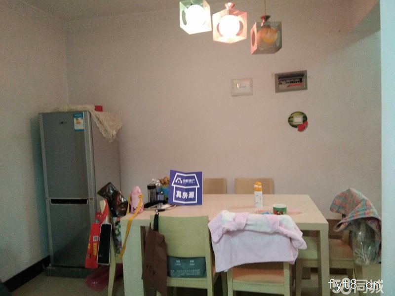 芬格欣庄园位于新阳路,靠近火车站,临近二中,周边配套齐全